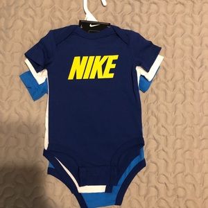 Nike 3 pack bodysuits